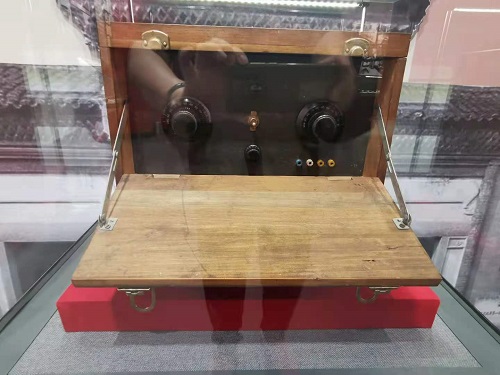 162548282635317900.jpg 半部电台.jpg